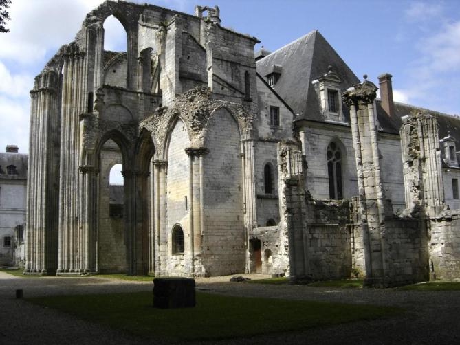 Abbaye de fontenelle a saint wandrille rancon seine maritime 77