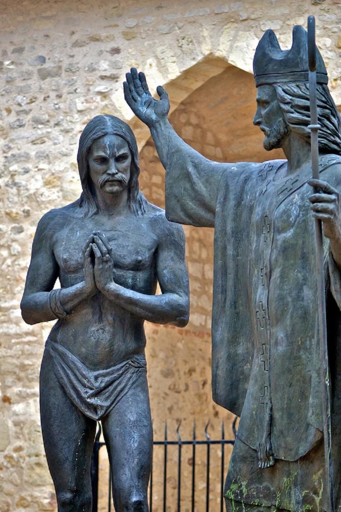 Baptism of clovis basilique saint remi de reims 2