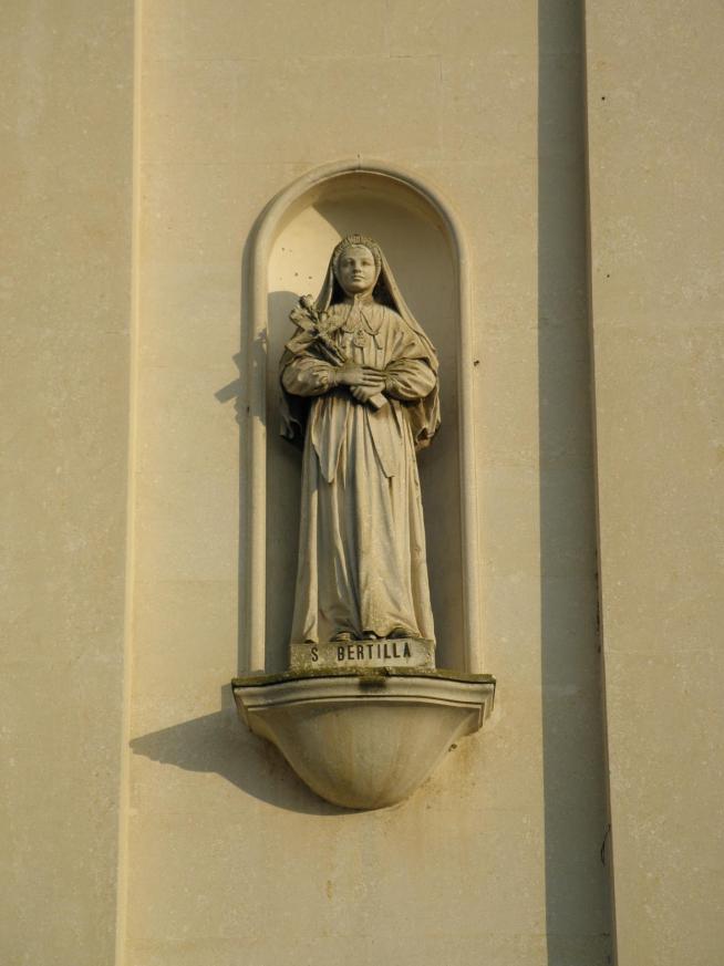 Chiesa dei santi pietro e paolo facciata statua santa bertilla cagnano pojana maggiore 11