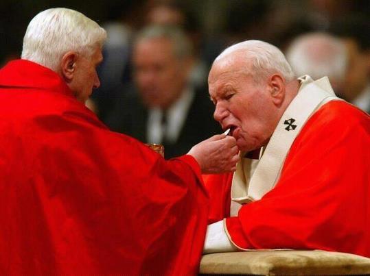 Communion de jean paul ii par le cardinal benoit xvi 1