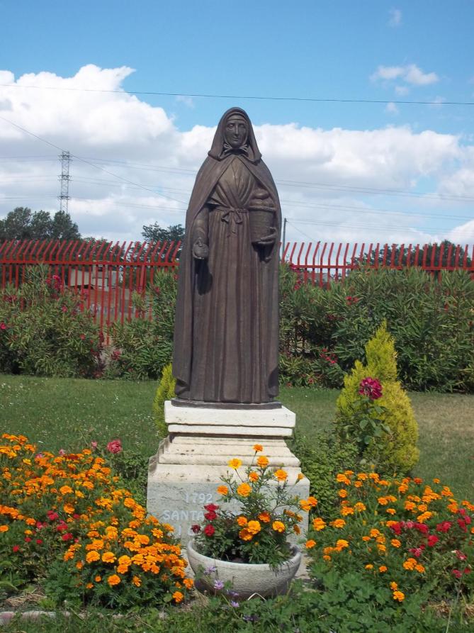 Estatua juana jugan