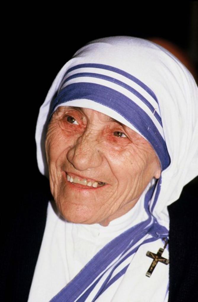 Hommages a mere teresa pour 100 ans de devouement 337340 w1000