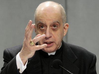 mgr-rino-fisichella-president-du-conseil-pontifical-pour-la-promotion-de-la-nouvelle-evangelisation.jpg