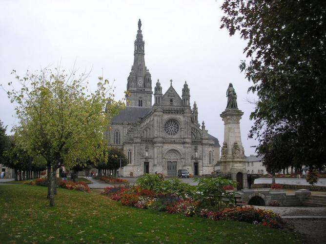 Sainte anne auray sanctuaire 1