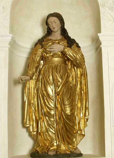 Statue de sainte philomene dans l eglise d ars 1